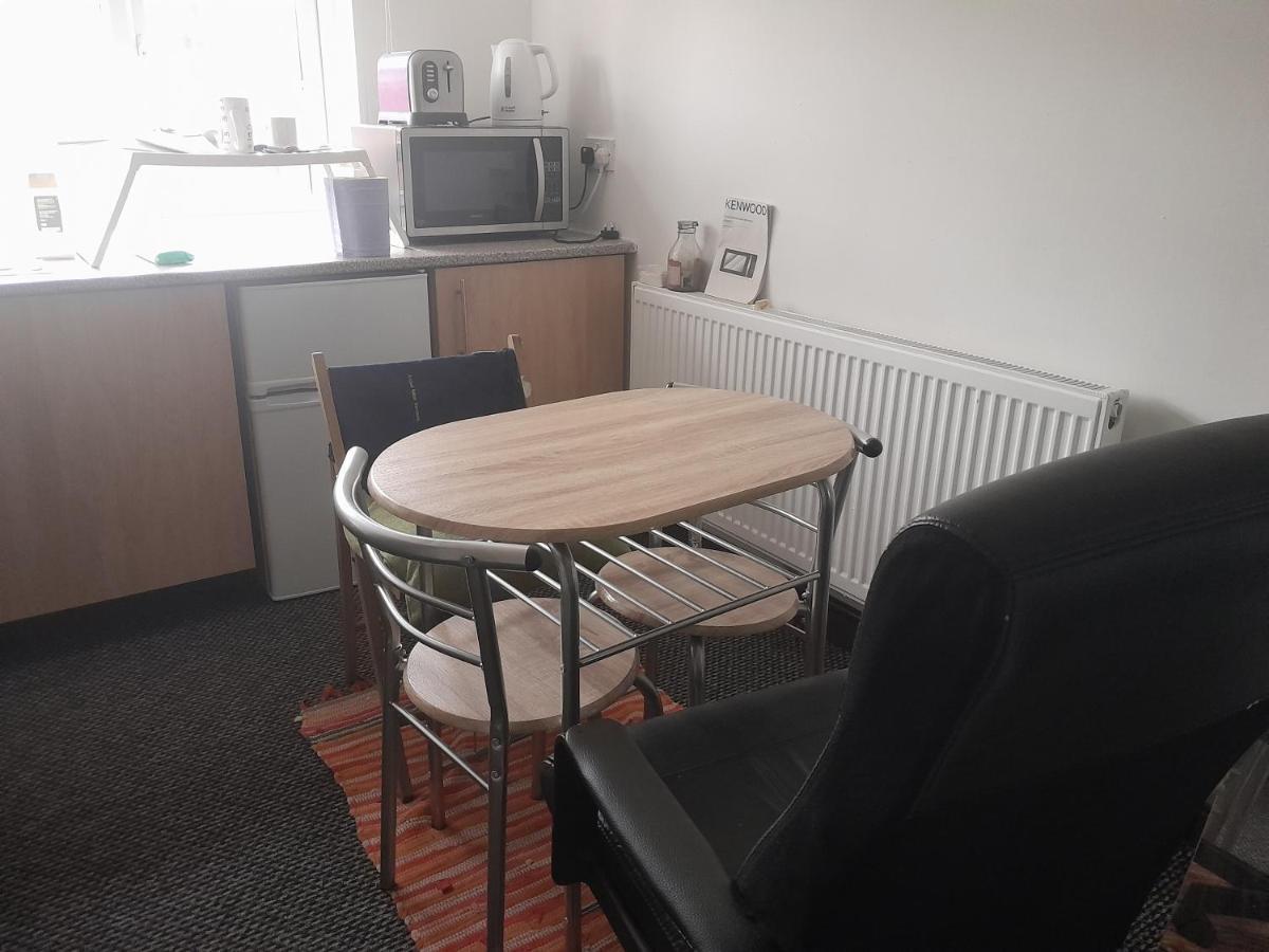 Lovely 1-Bed Studio In Londonアパートメント エクステリア 写真
